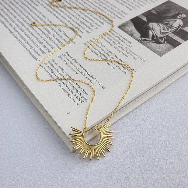 Sunday pendant necklace