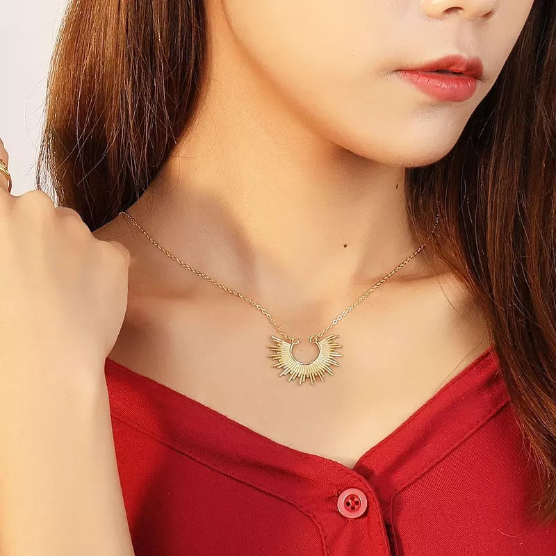 Sunday pendant necklace
