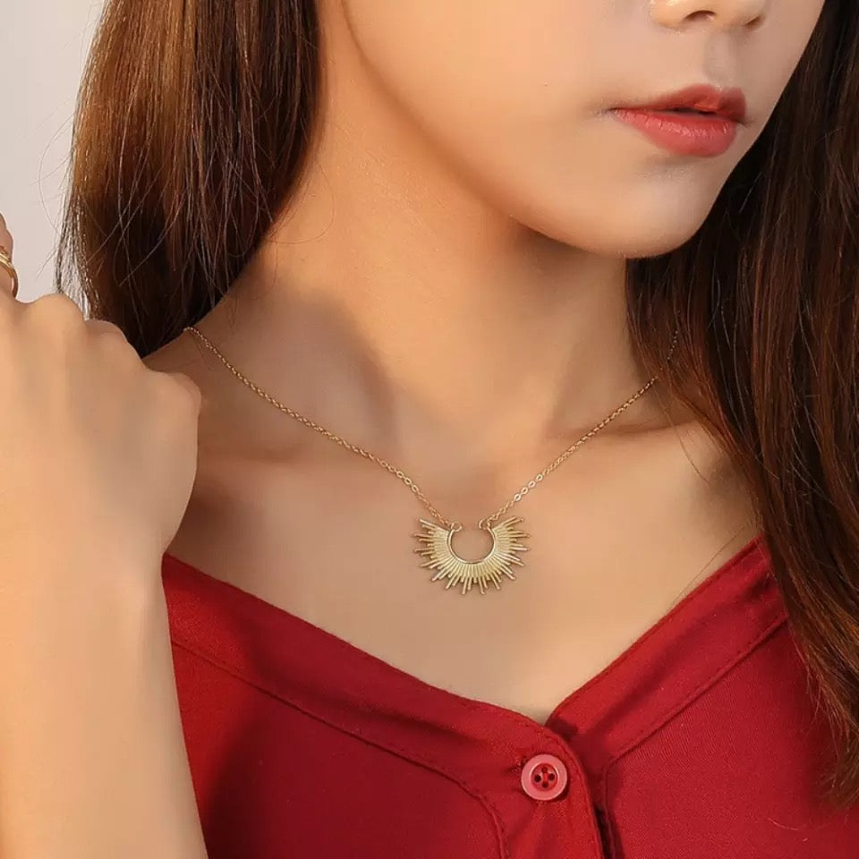 Sunday pendant necklace