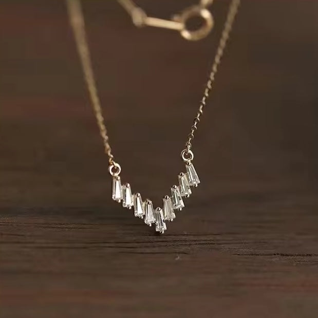 V shape pendant necklace