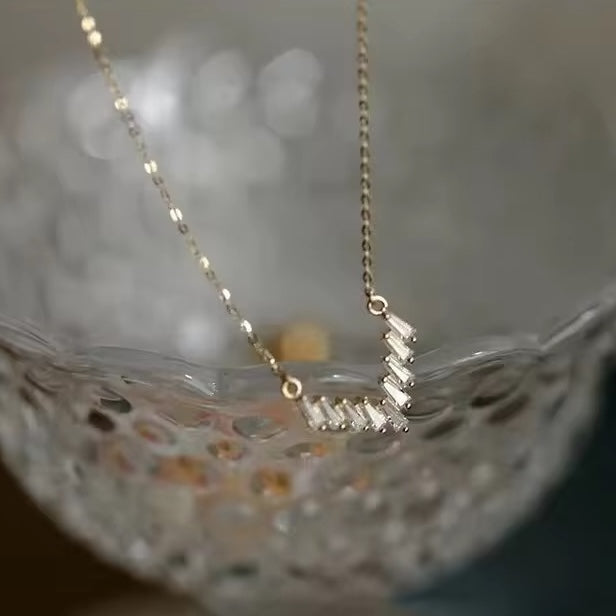 V shape pendant necklace
