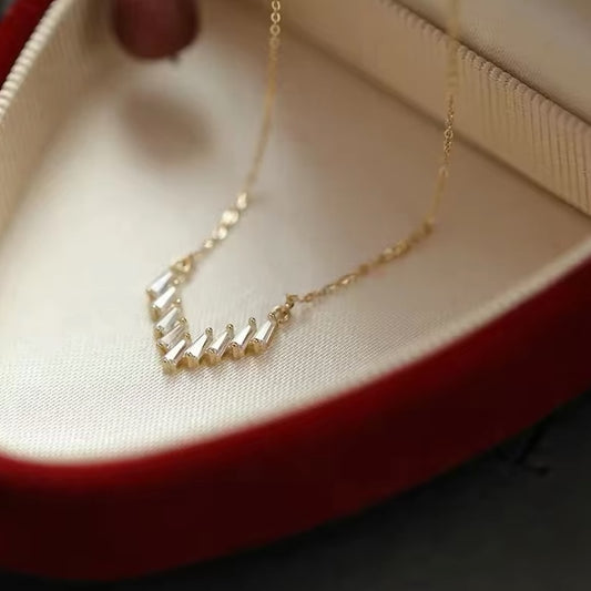 V shape pendant necklace