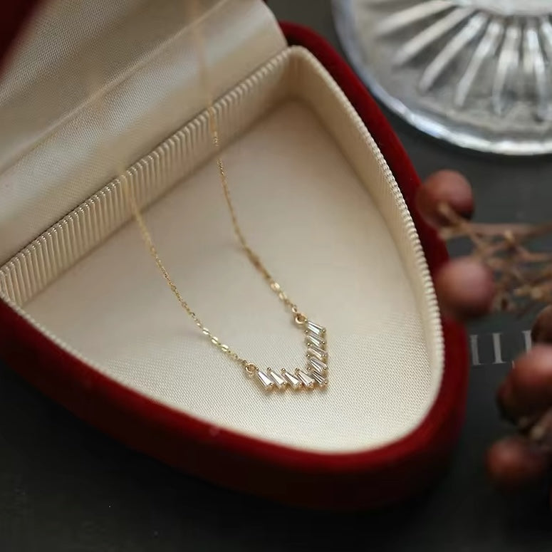 V shape pendant necklace