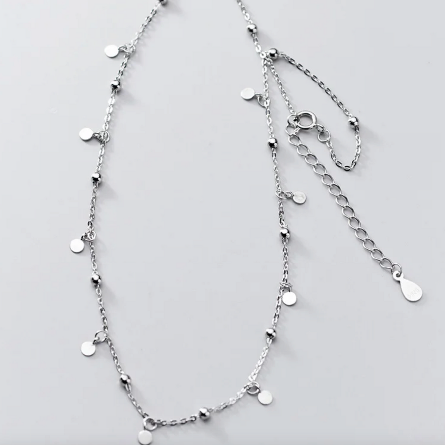 silver round discs choker necklace