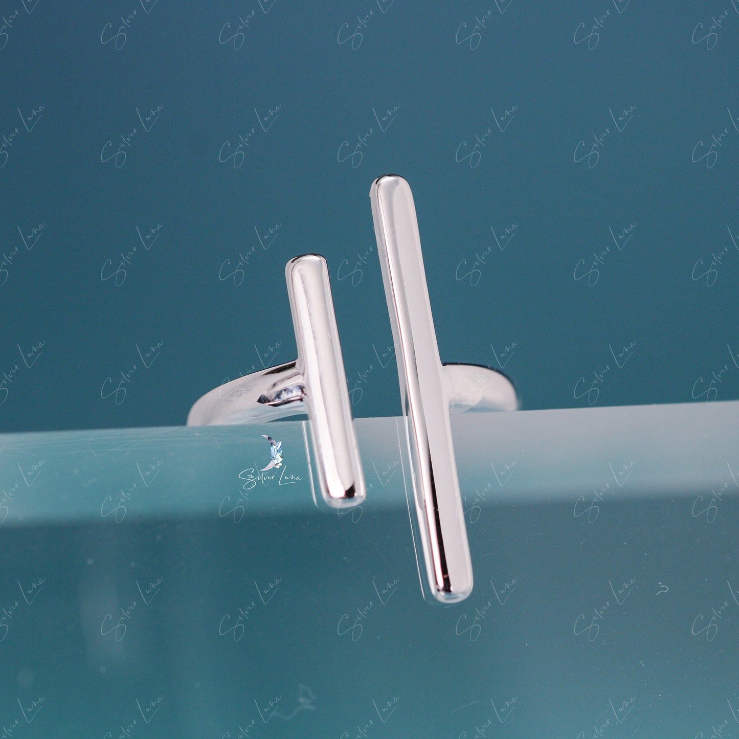 Geometric abstract stick open band ring