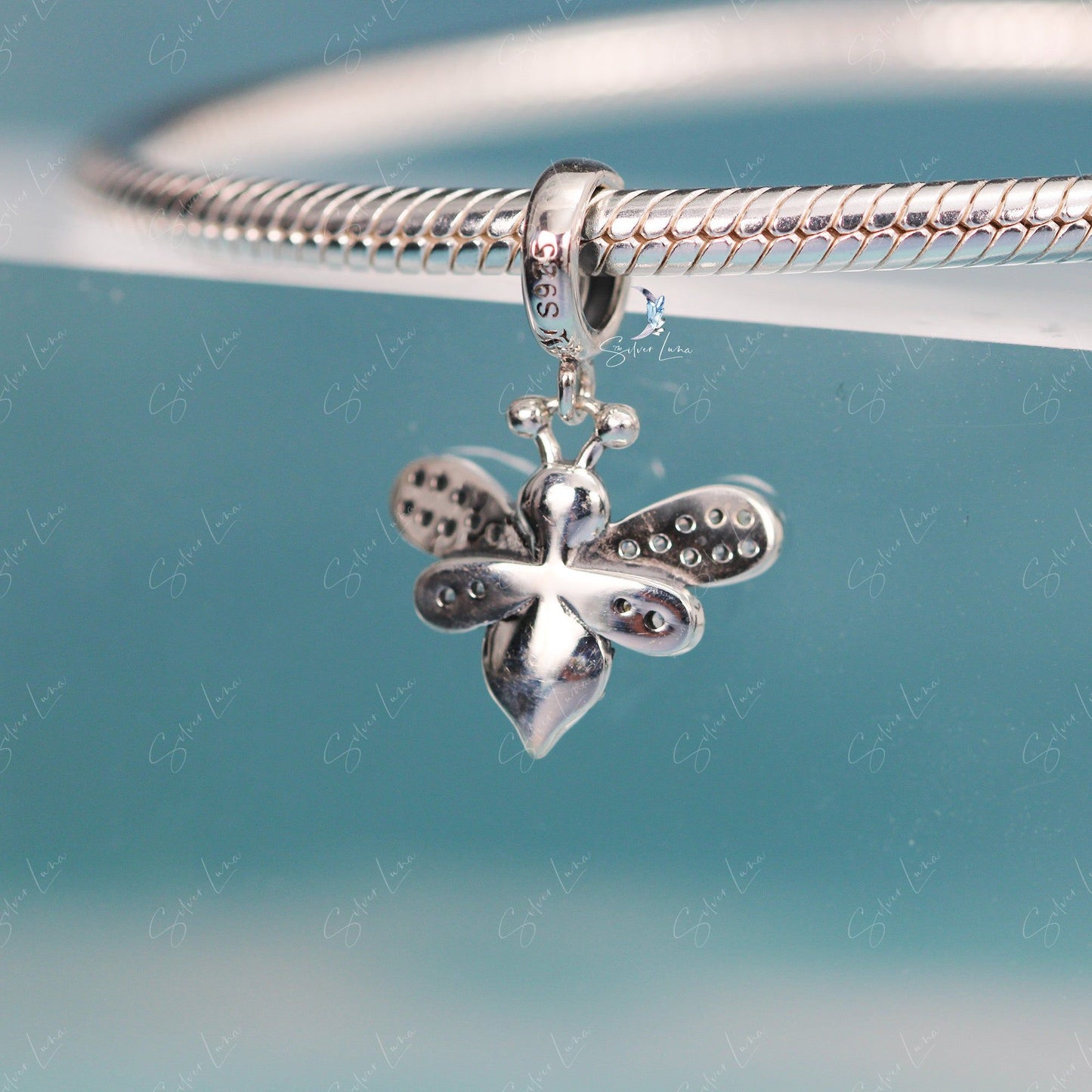 bee dangle charm