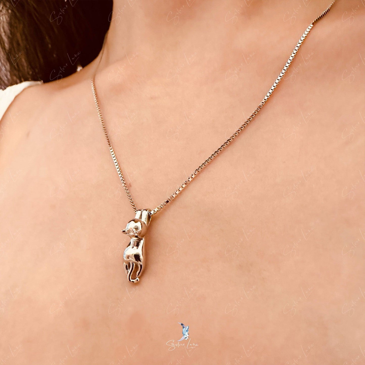 Hanging cat sterling silver pendant necklace