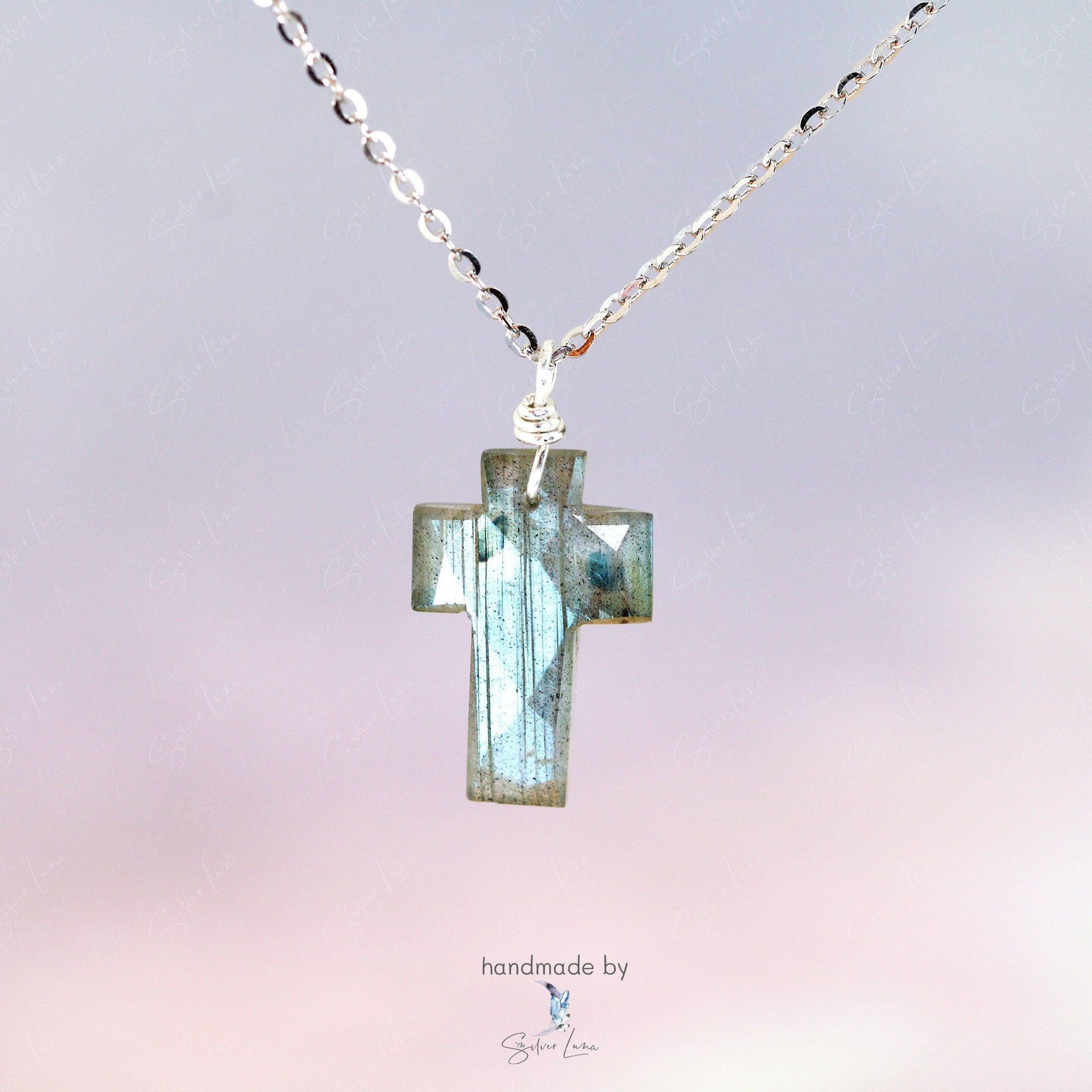 cross pendant necklace