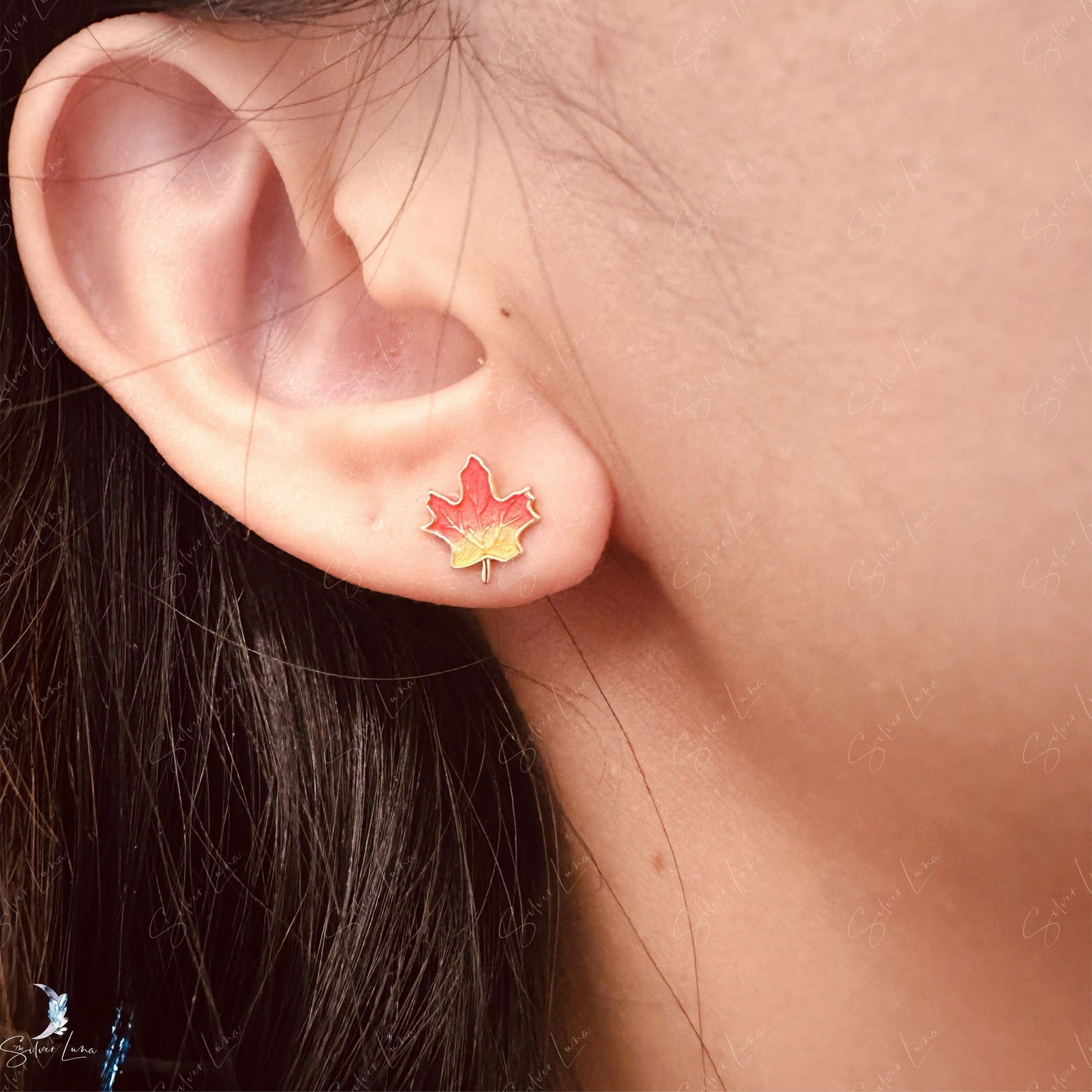maple leaf children stud earrings