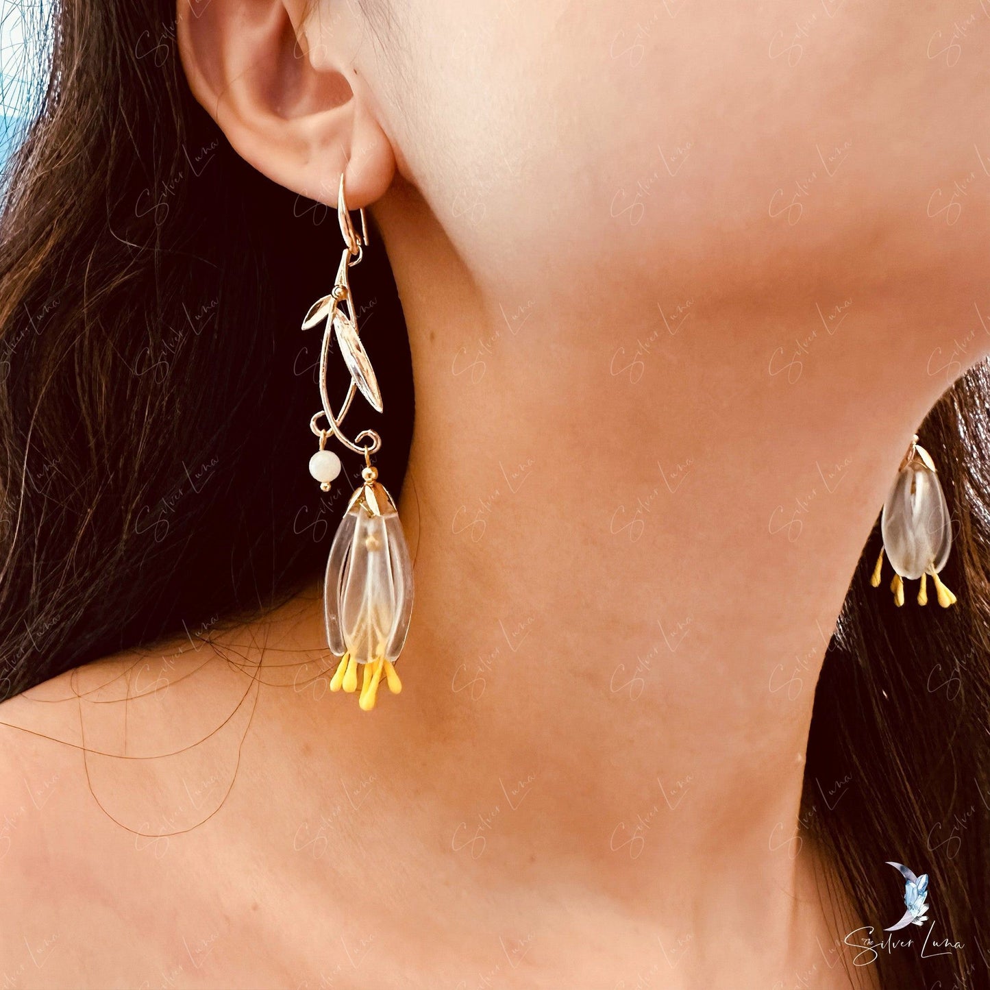 Elegant lily flower dangle drop earrings