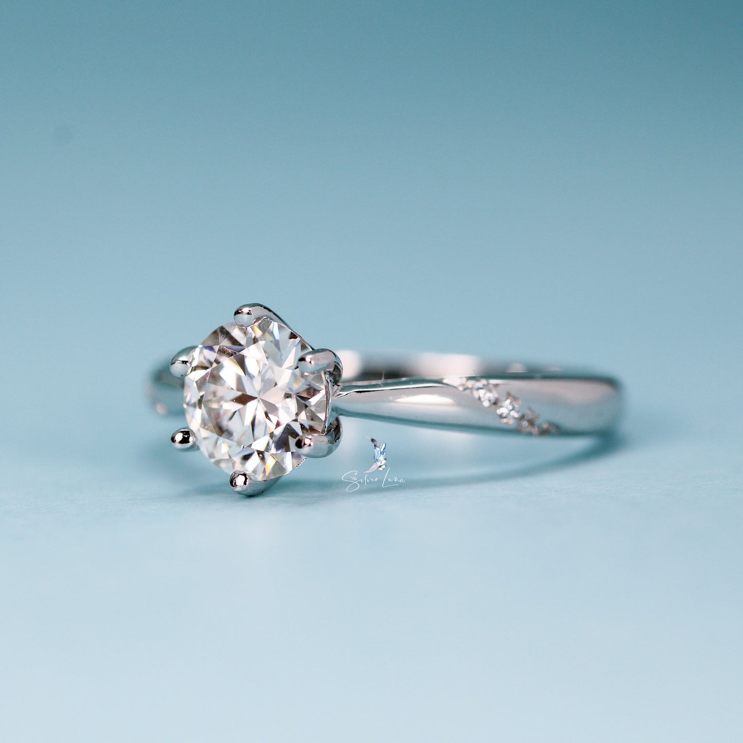 Moissanite engagement ring