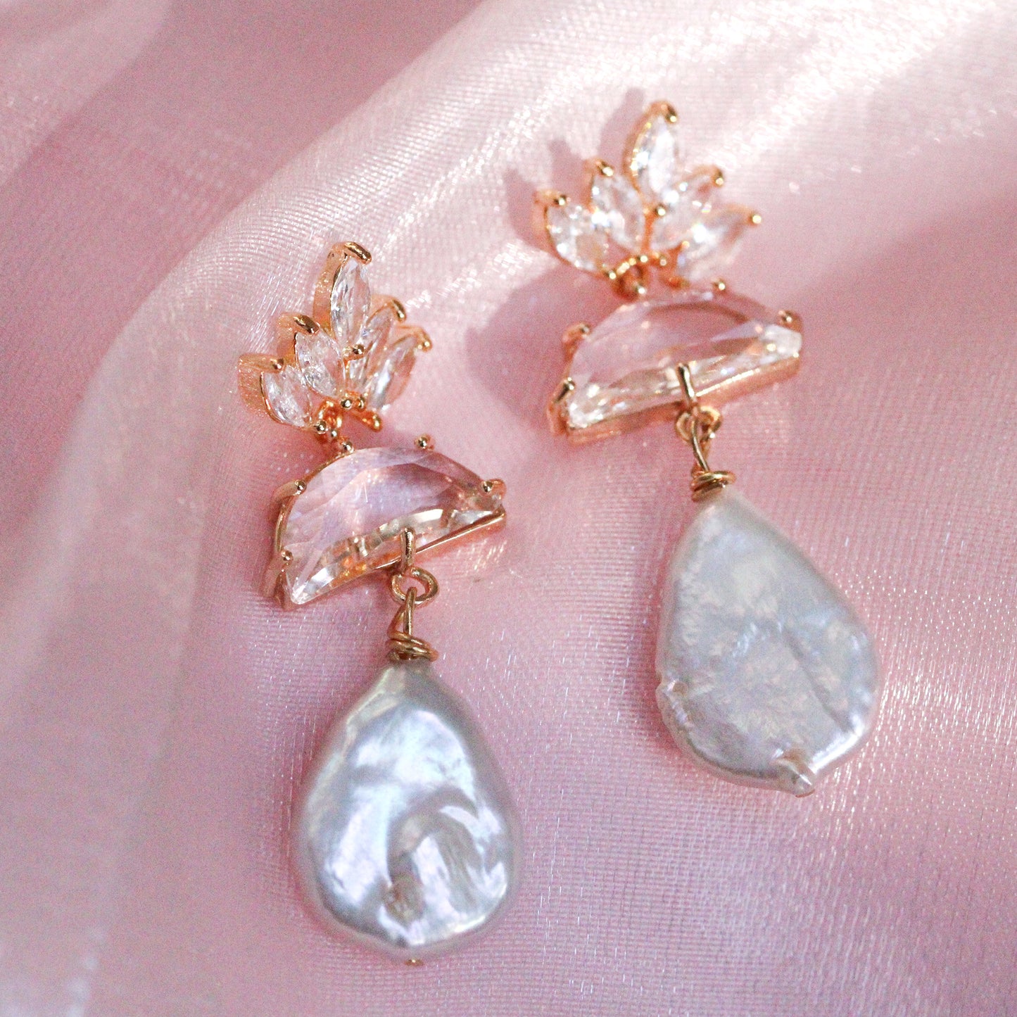 tear shape pearl drop bridal earrings
