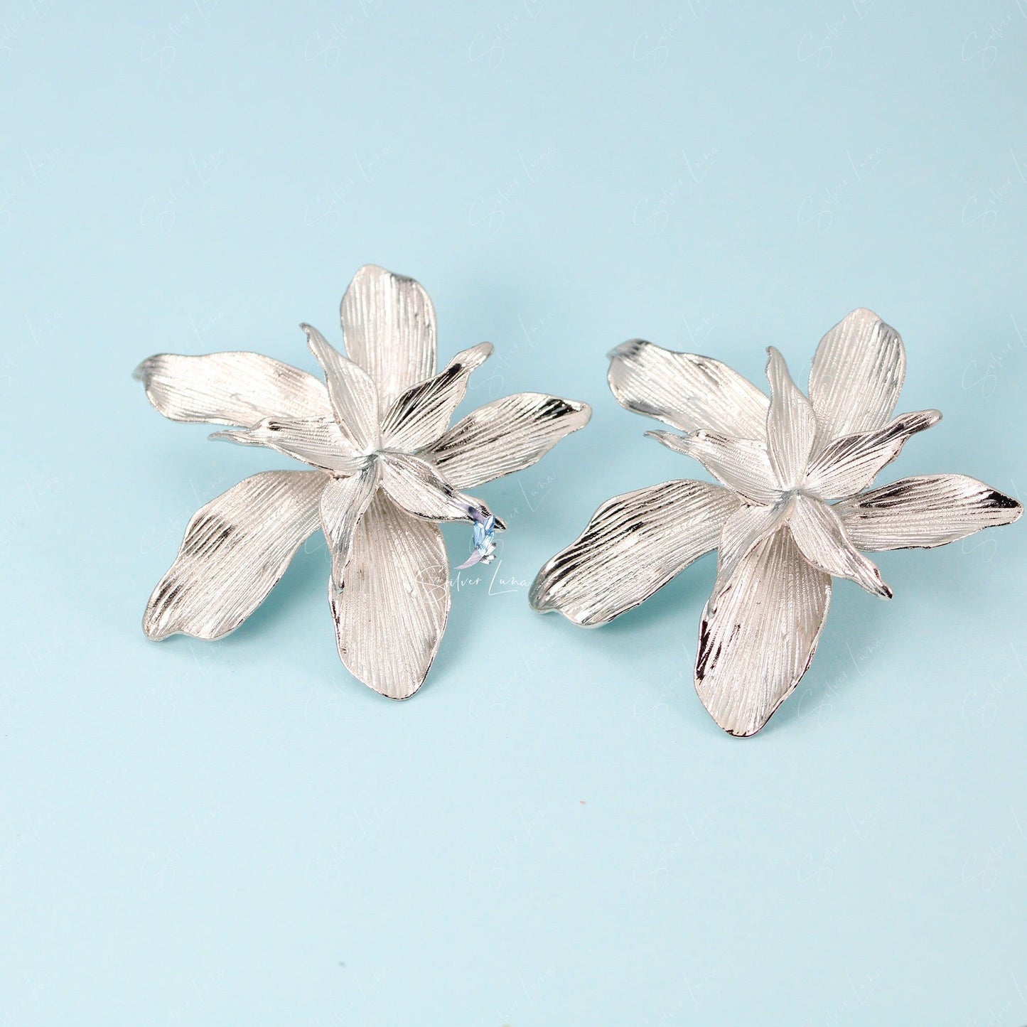 Flower statement big stud earrings
