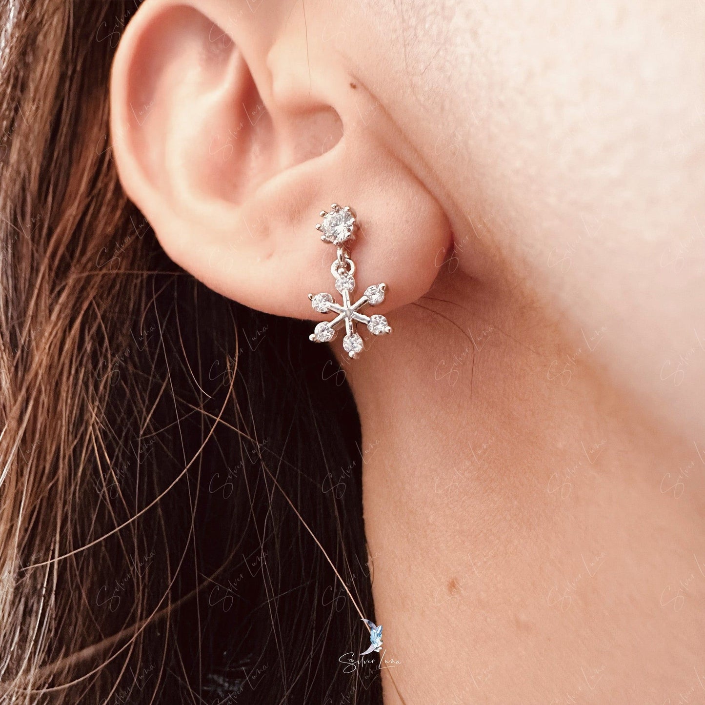 silver snowflake stud earrings