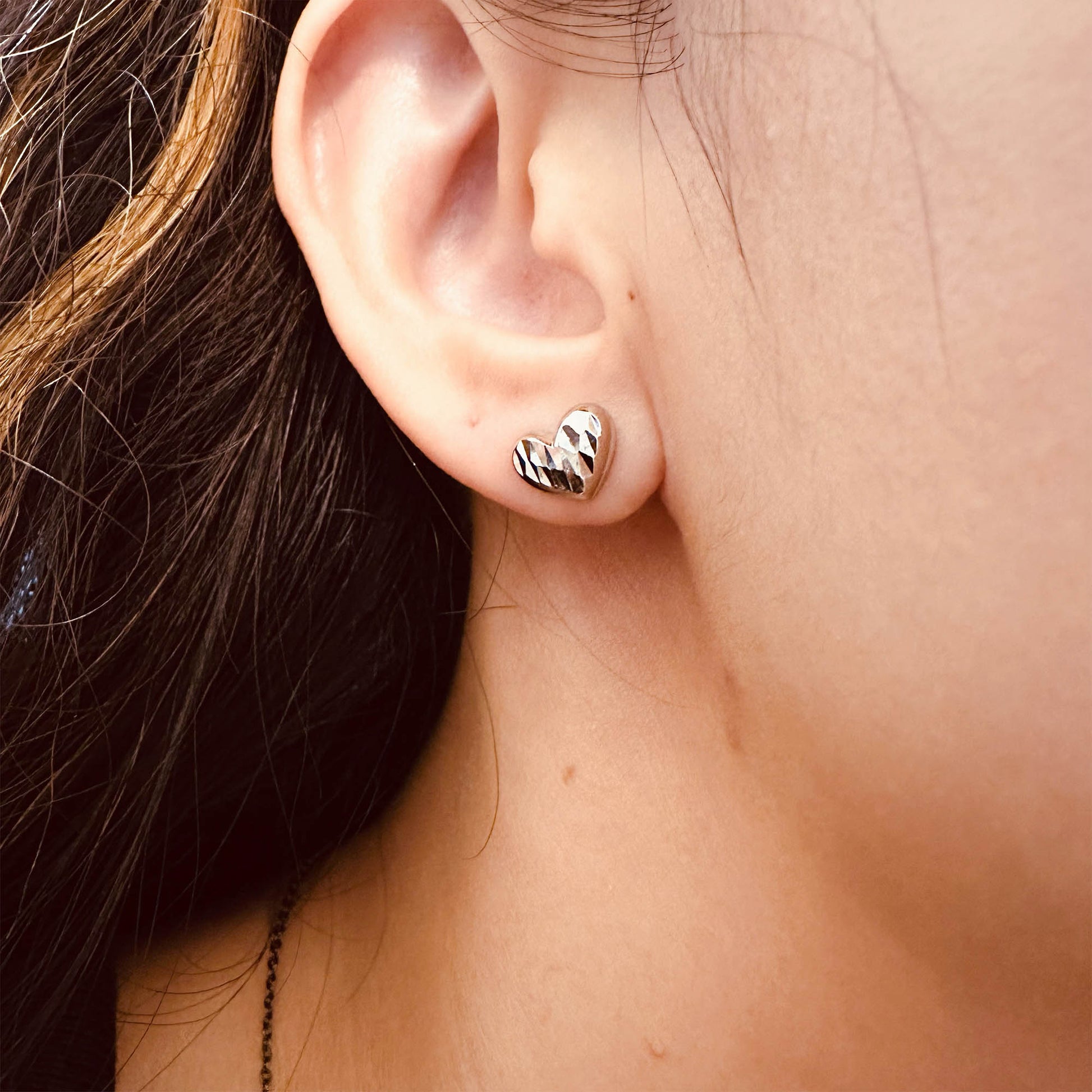 valentine texture heart stud earrings