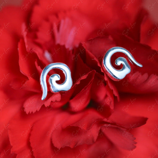 cloud motif stud earrings