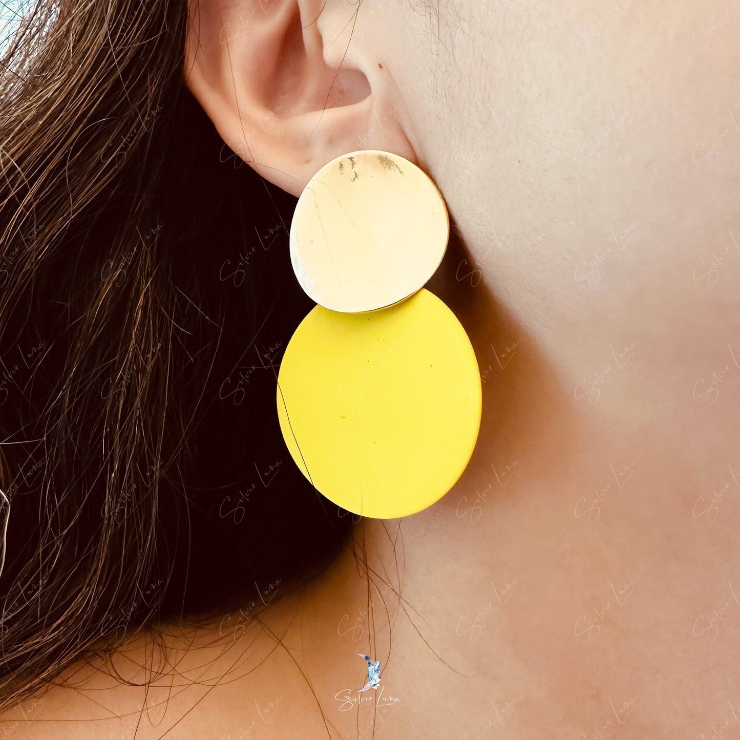 Abstract geometric circle statement earrings
