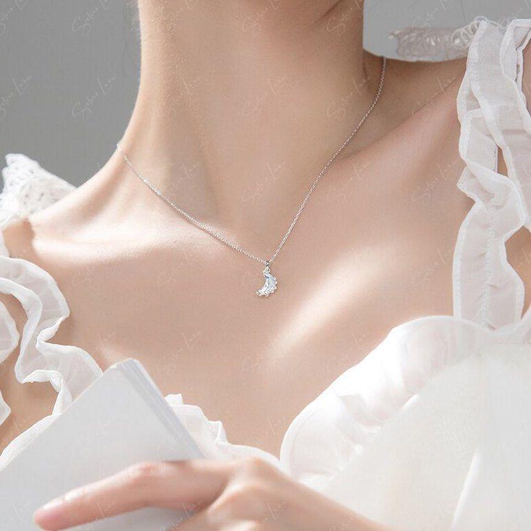 crescent moon pendant necklace