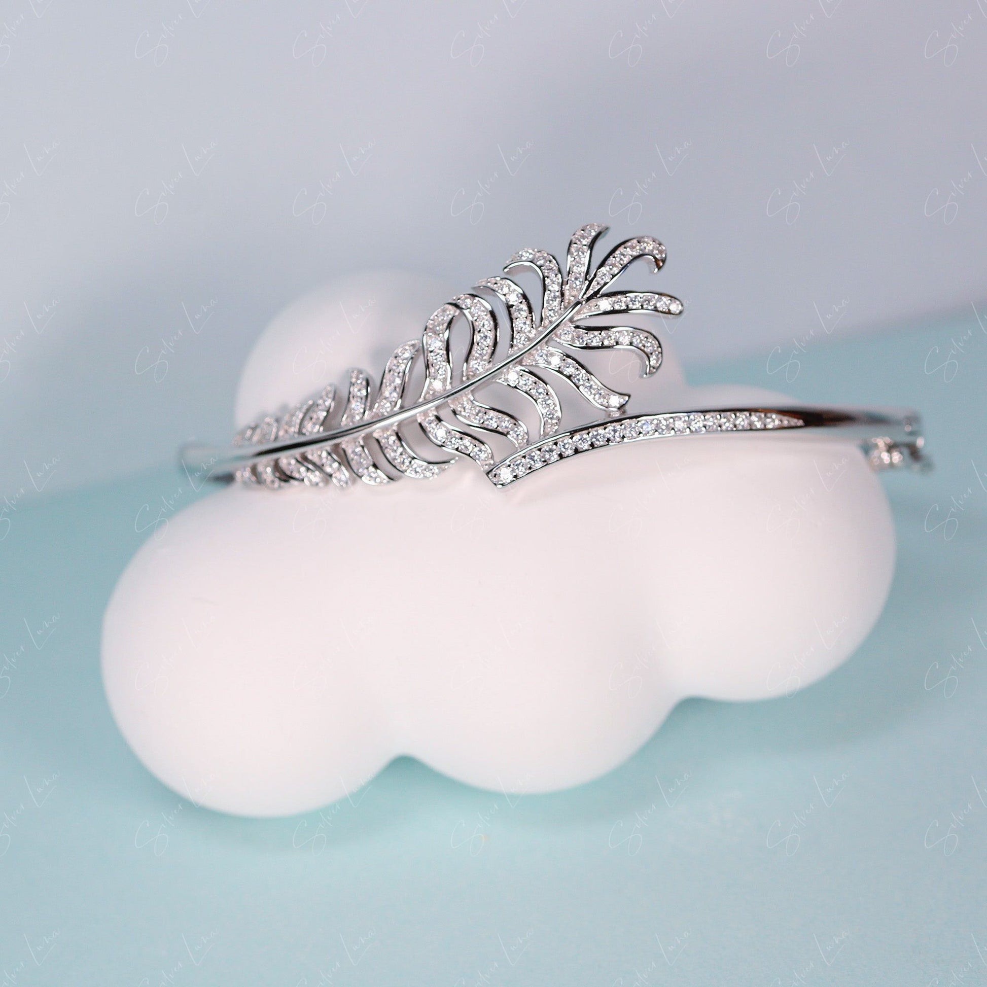 cubic zirconia feature bangle