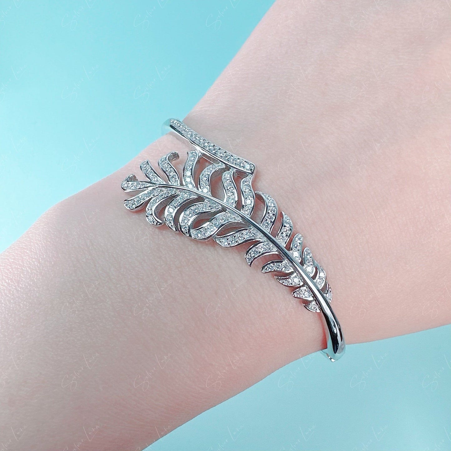 silver feature bangle bracelet