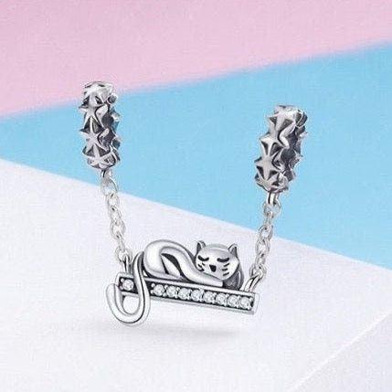 Lazy cat short dangle safety chain