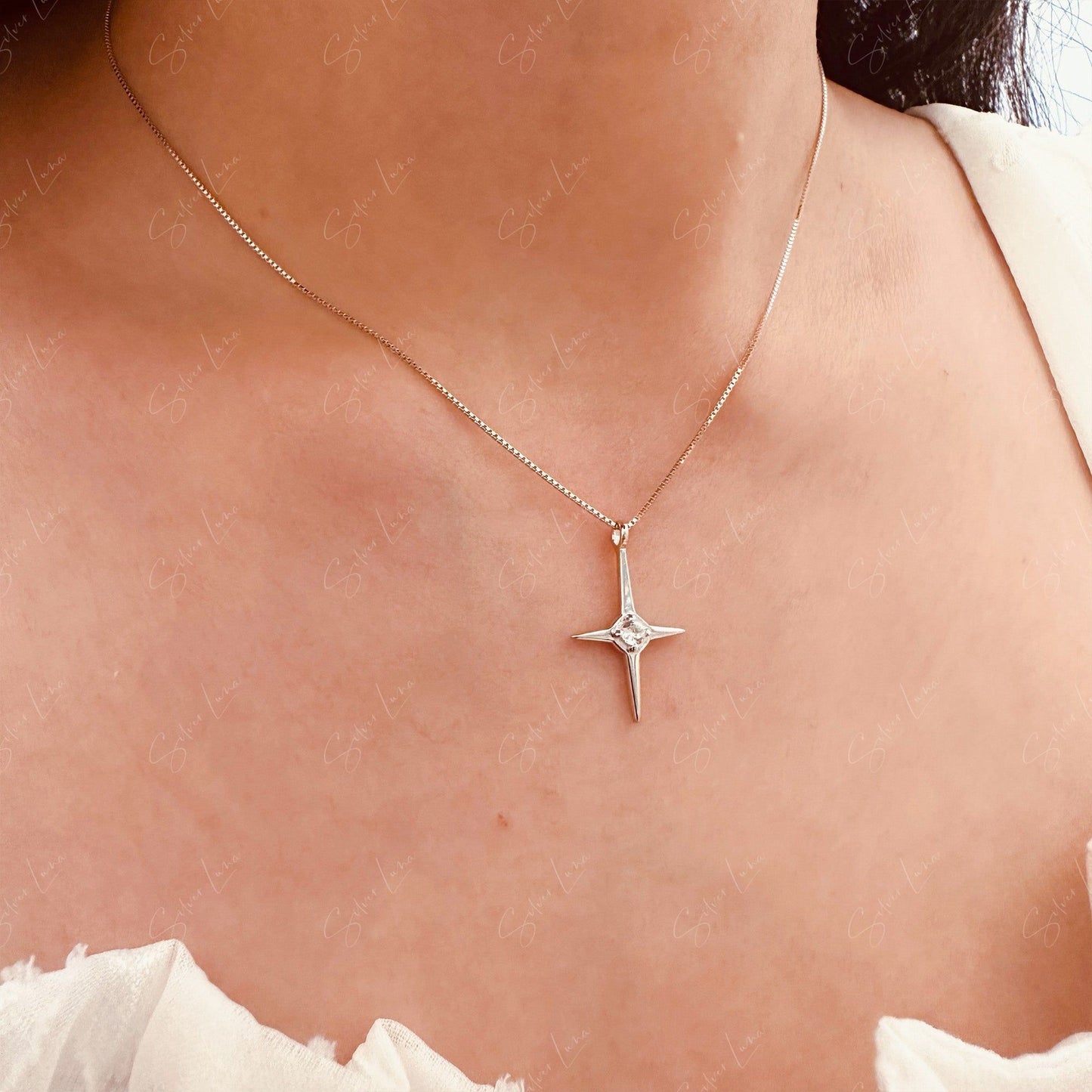 simple star pedant