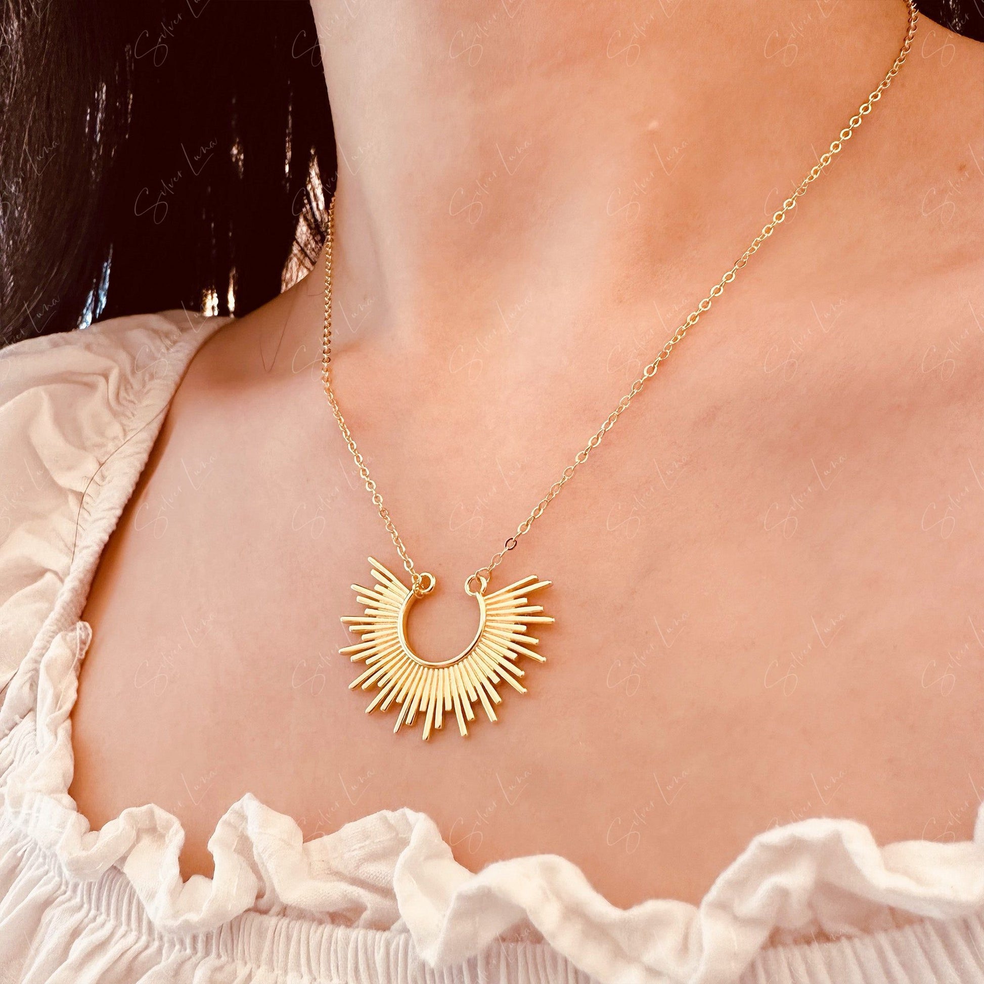 Sunday pendant necklace