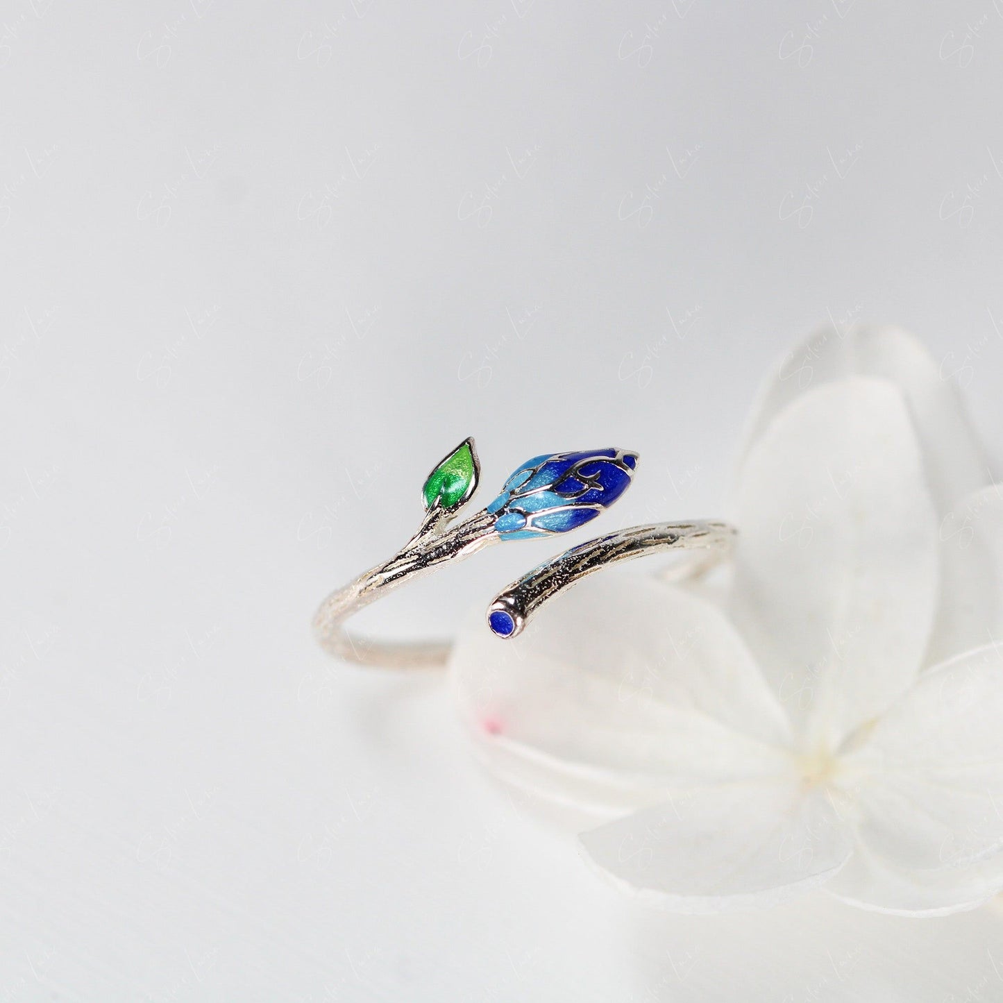 tree branch adjustable ring