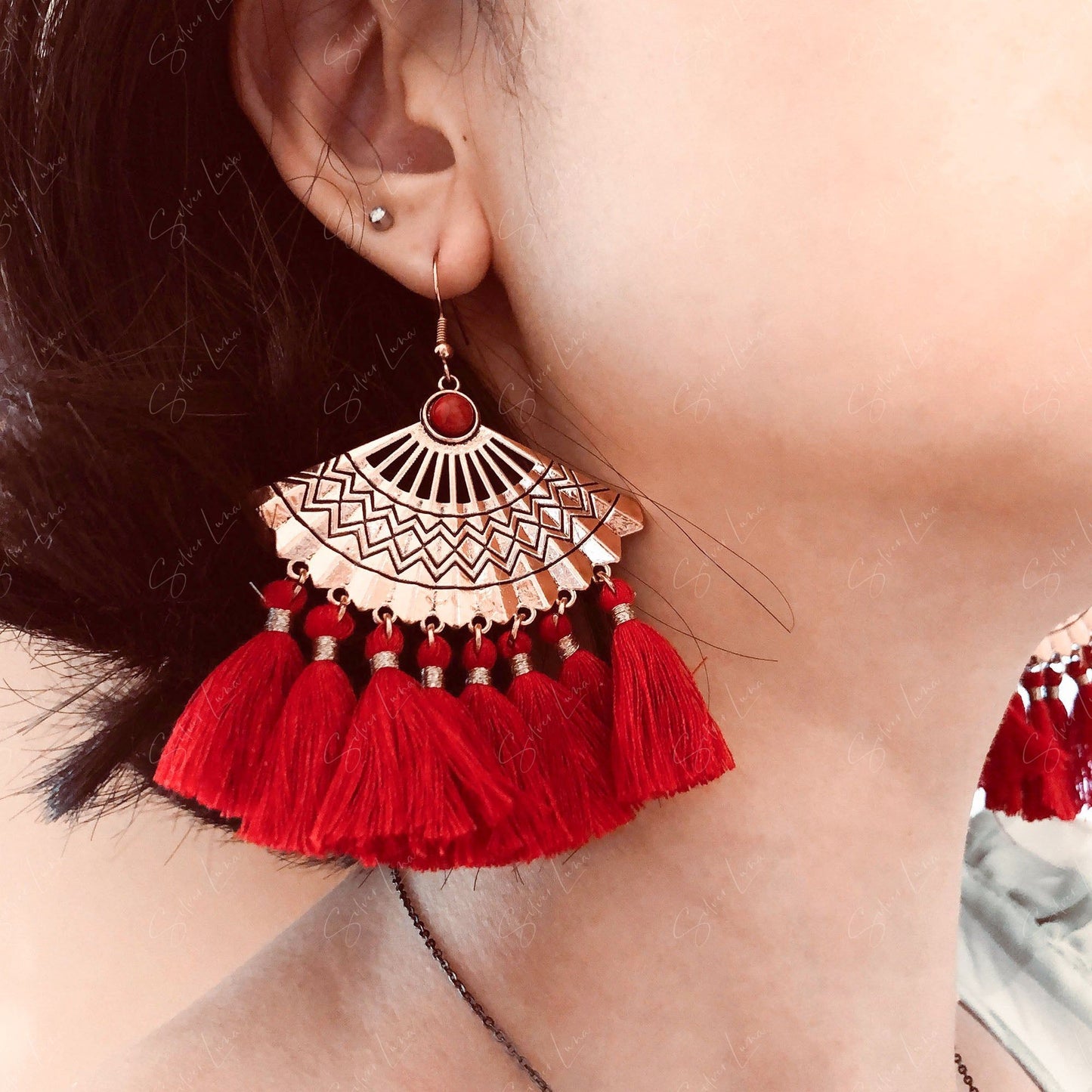 Red fan tassel dangle drop fashion earrings
