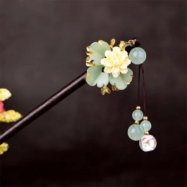 Japanese jade flowers wooden hair stick