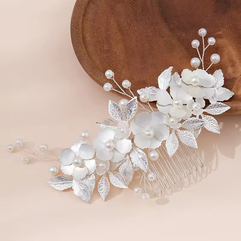 white flower and pearls bridal hair comb