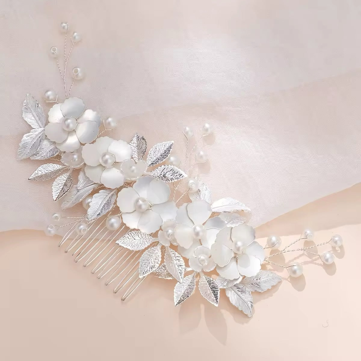 white flower and pearls bridal hair comb