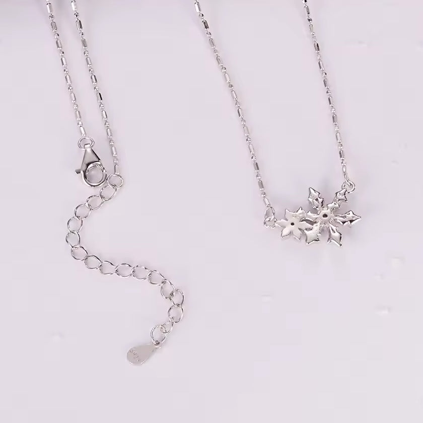 Snowflake sterling silver pendant necklace