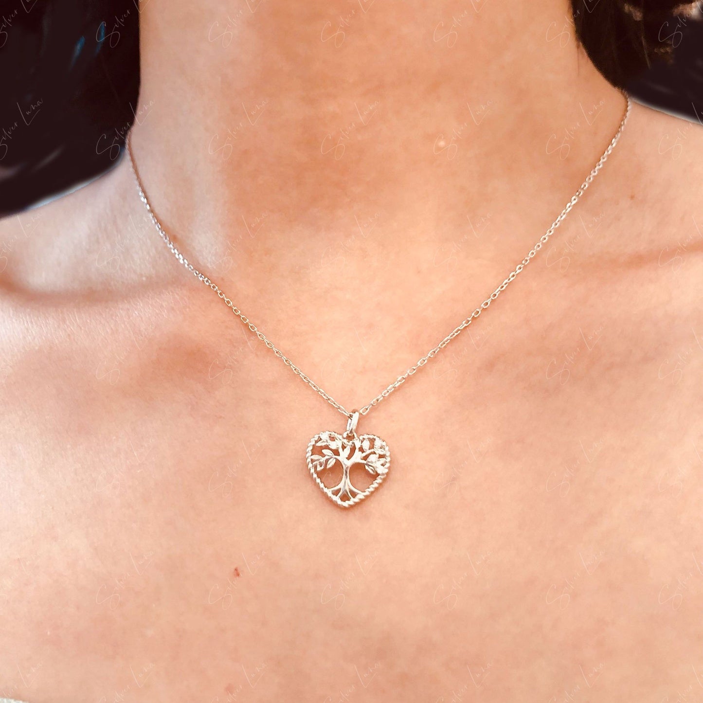Family tree heart pendant necklace