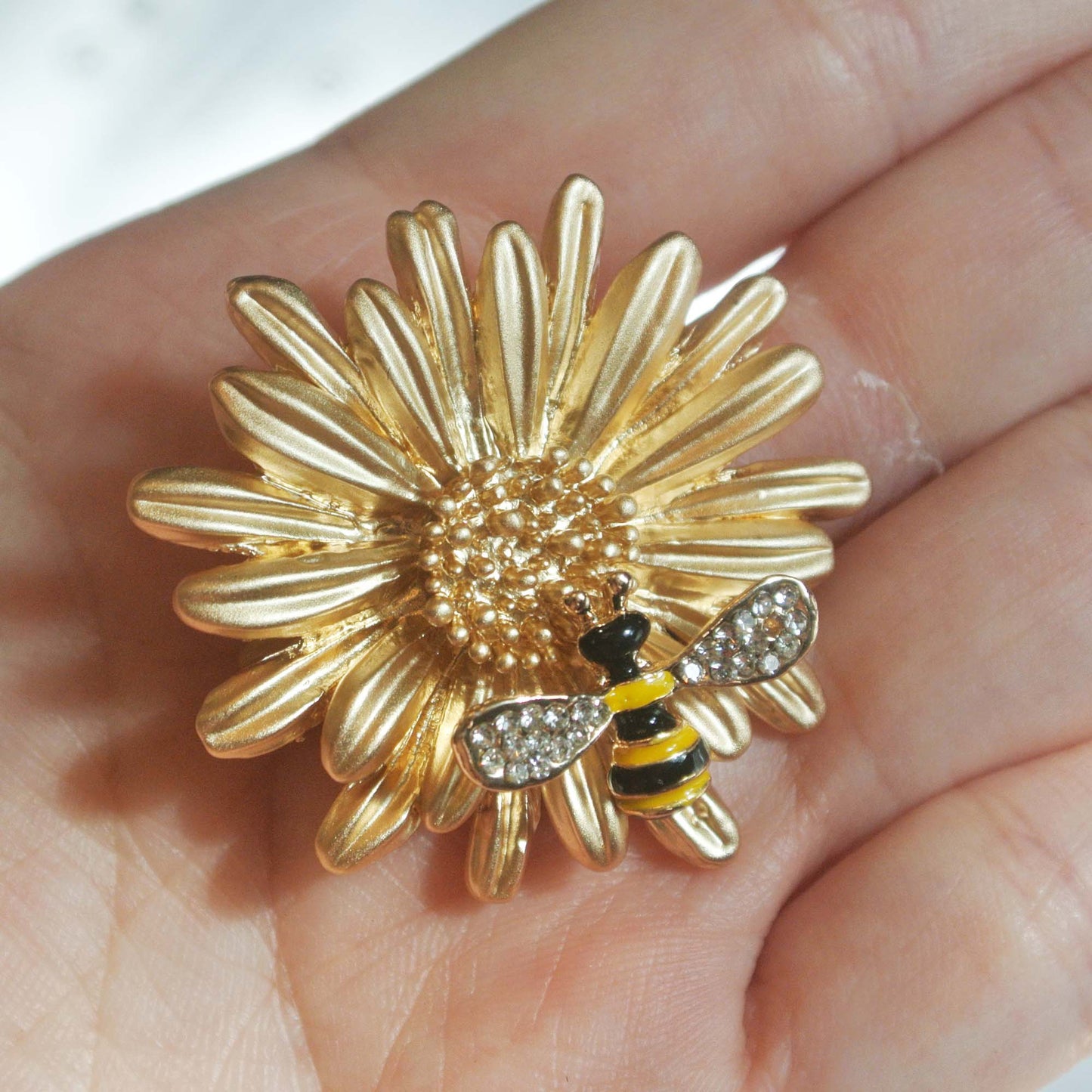 daisy flower fashion brooch