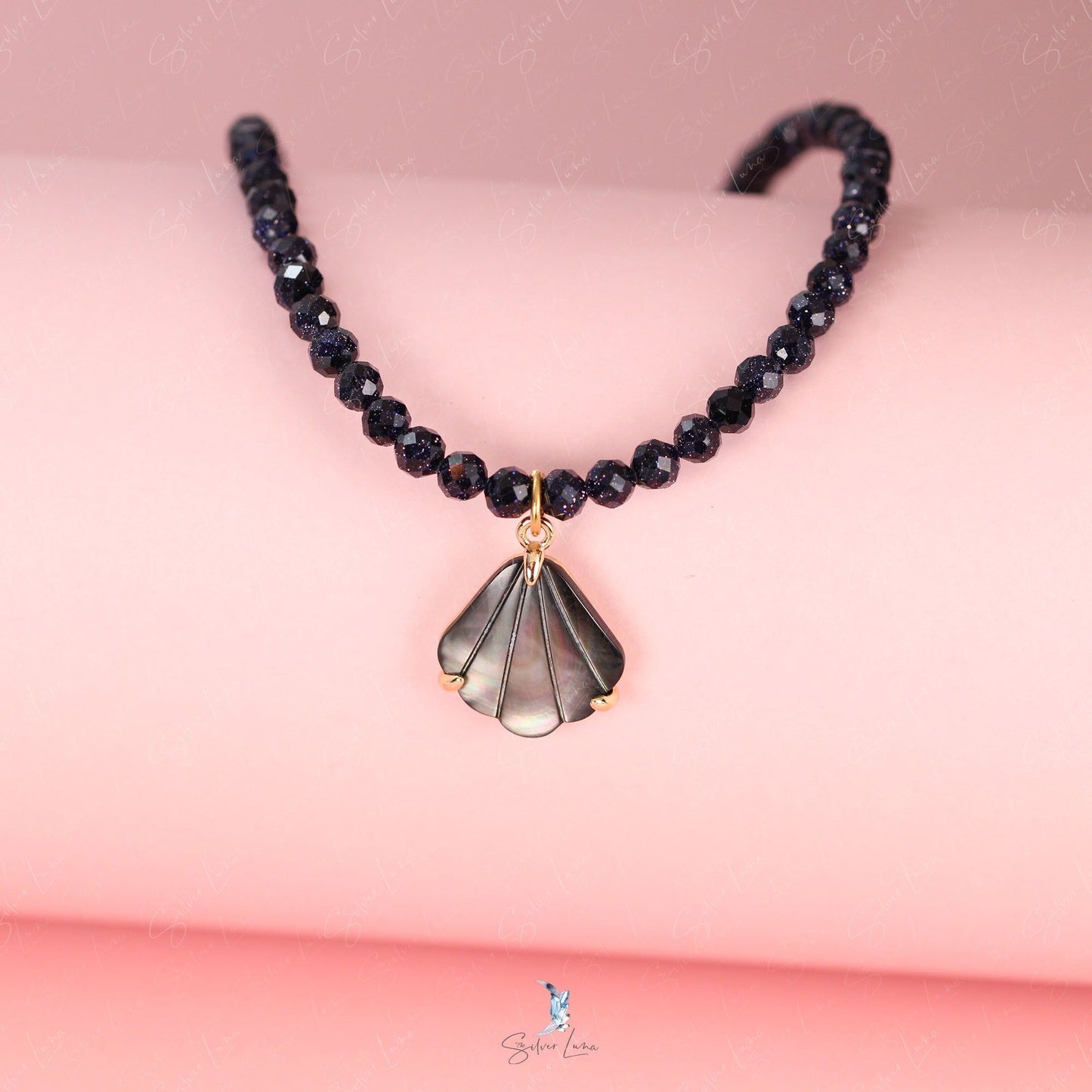 Blue sandstone beaded black shell pendant choker