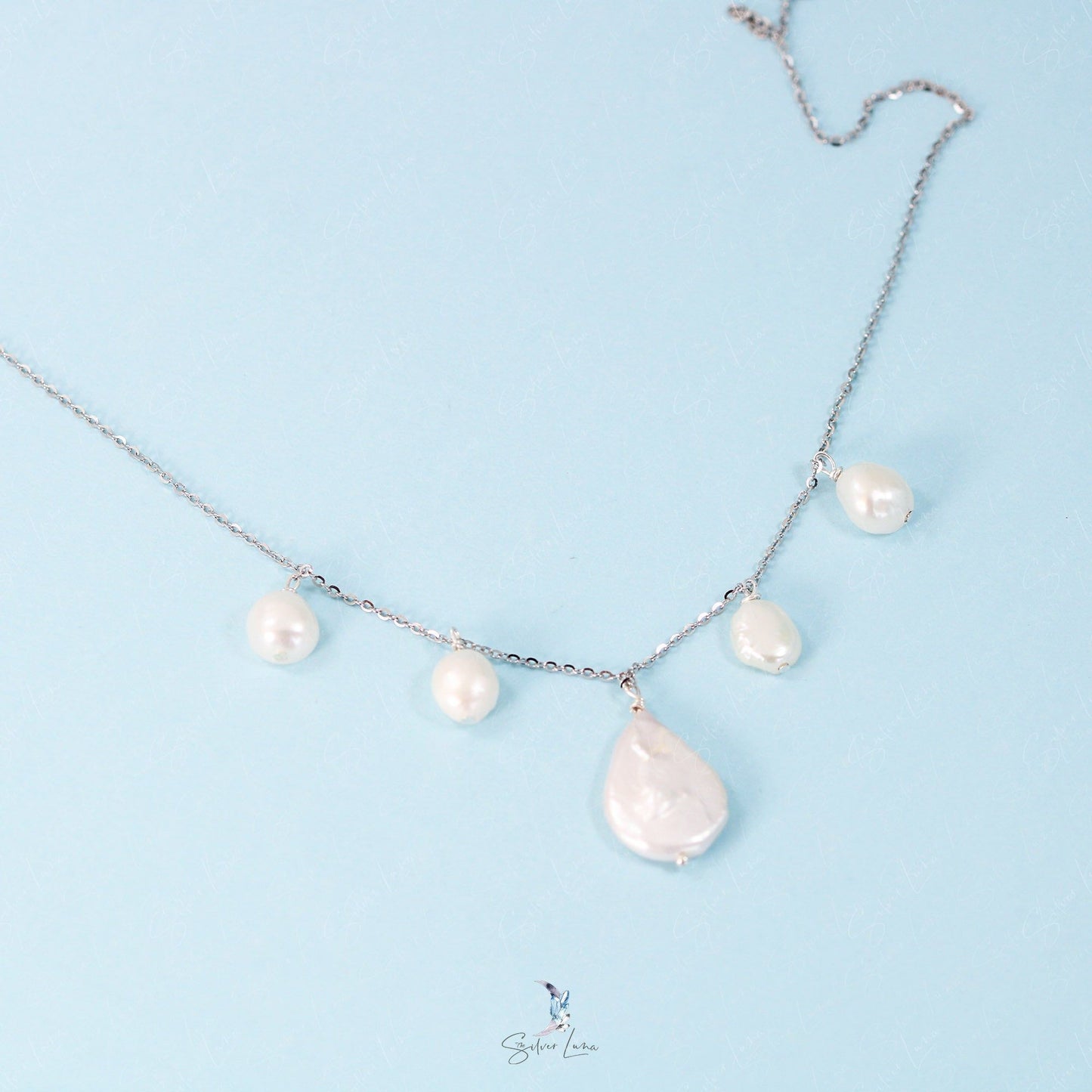 Freshwater baroque pearls pendant necklace