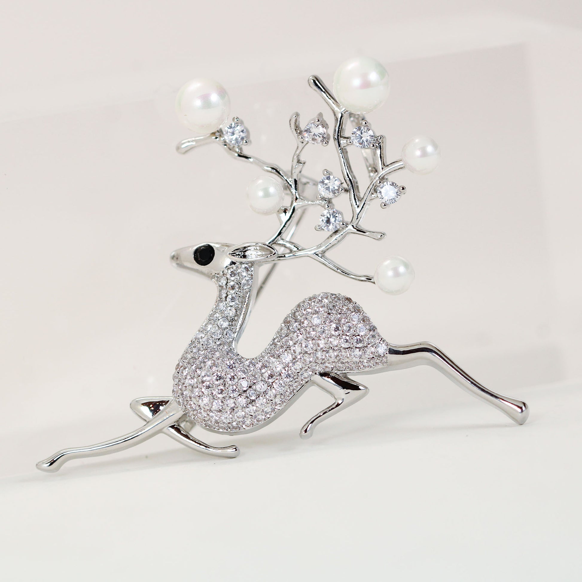 Christmas reindeer rhinestone brooch pin