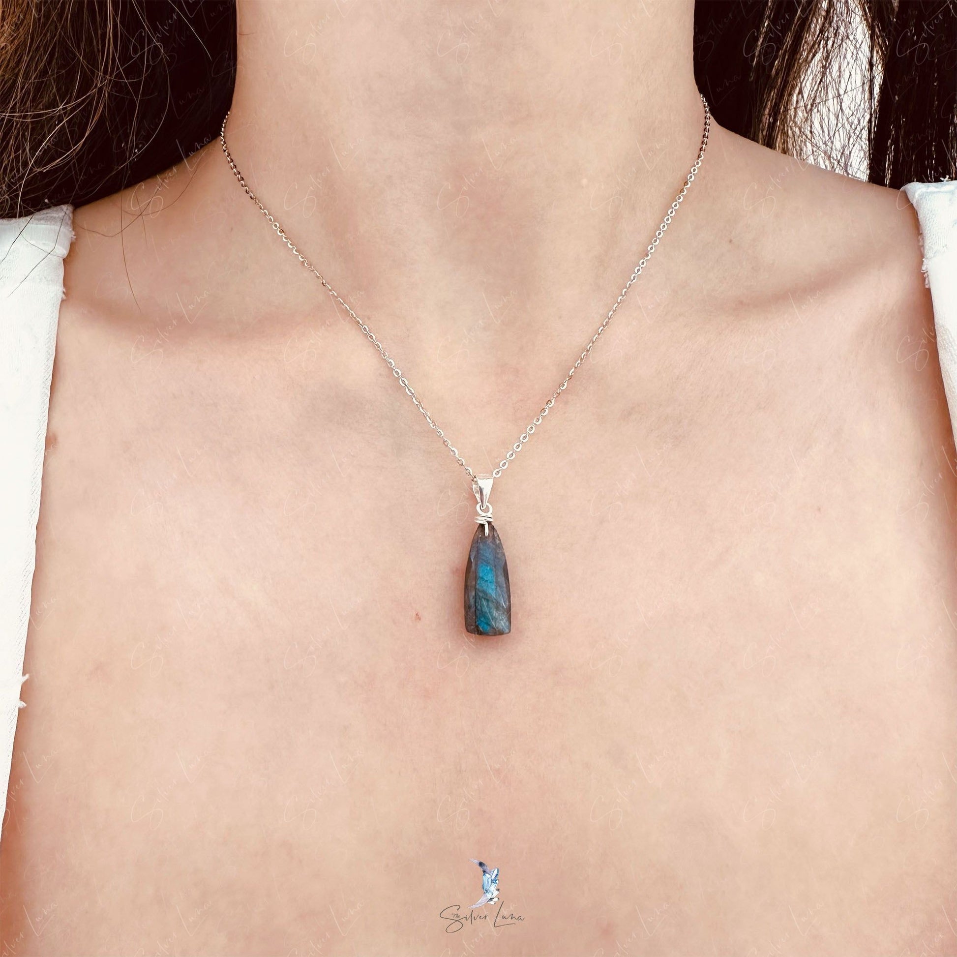 teardrop labradorite pendant necklace