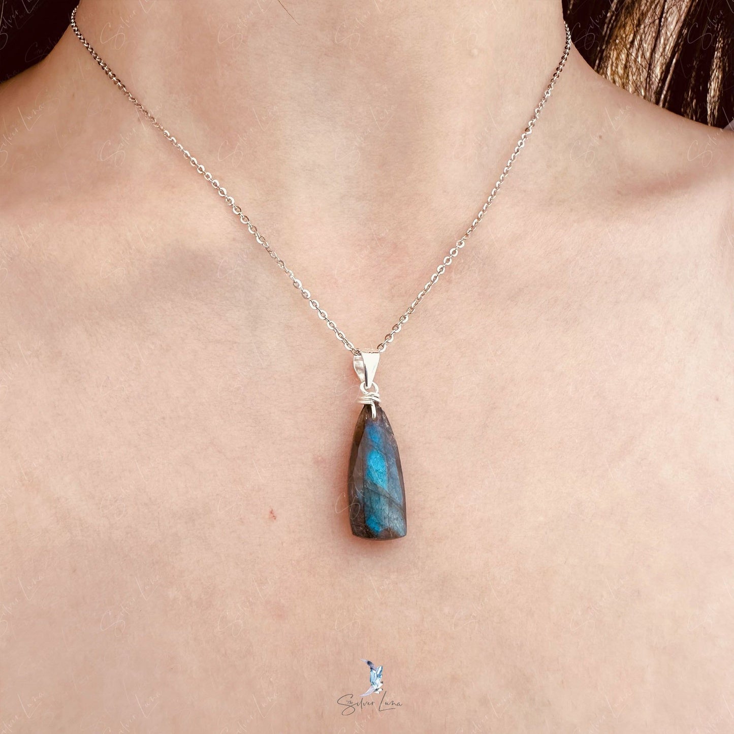 teardrop labradorite pendant necklace