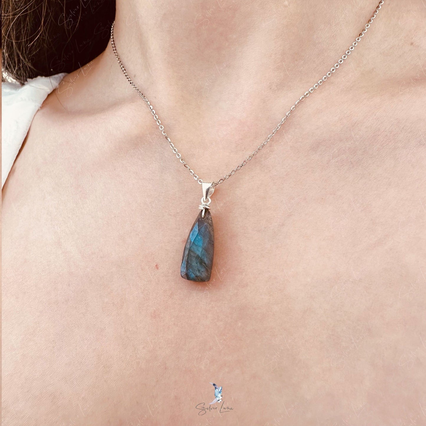 teardrop labradorite pendant necklace