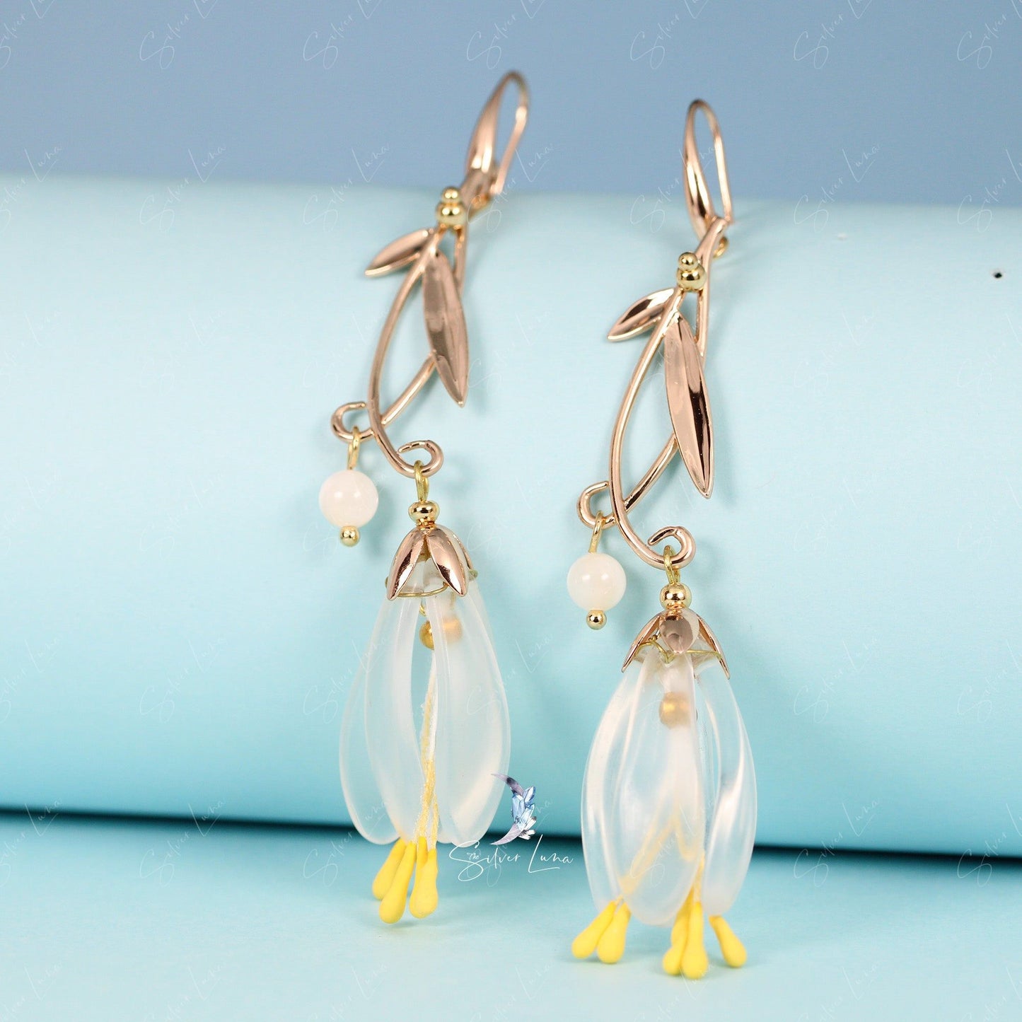 Elegant lily flower dangle drop earrings