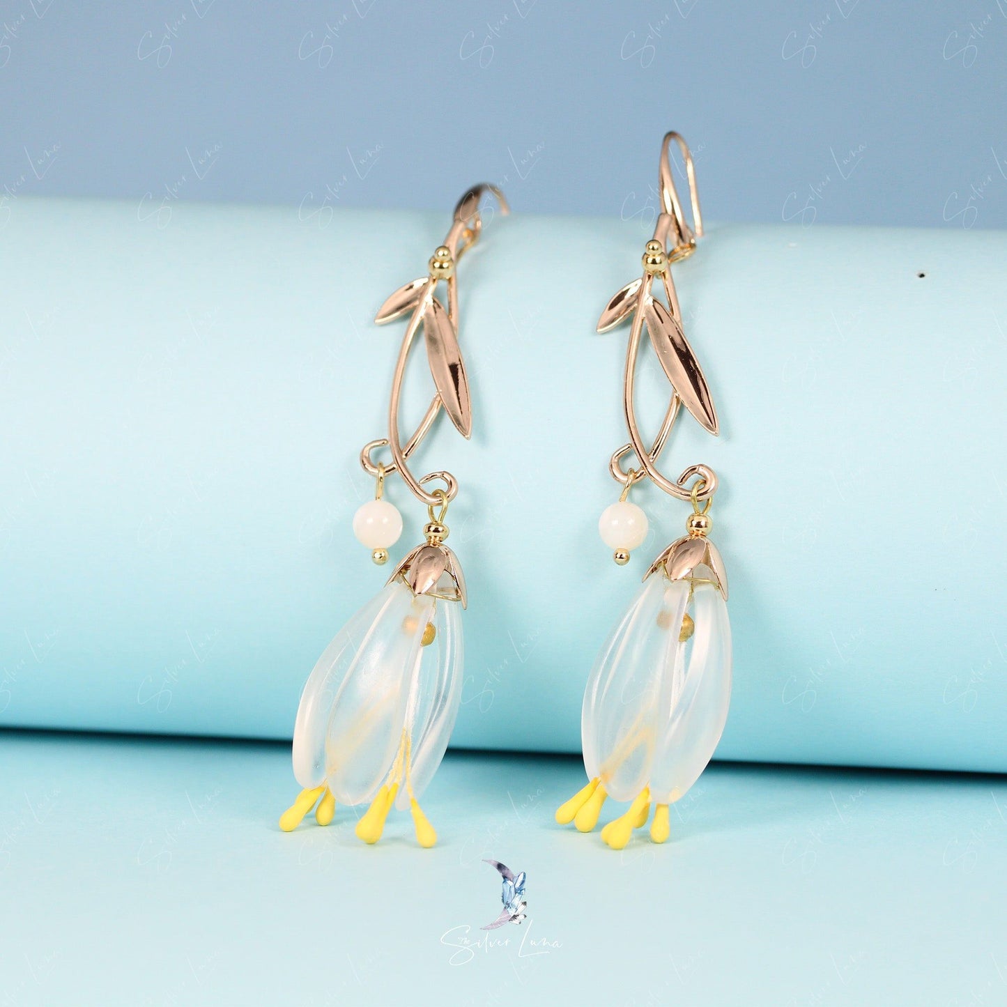 Elegant lily flower dangle drop earrings