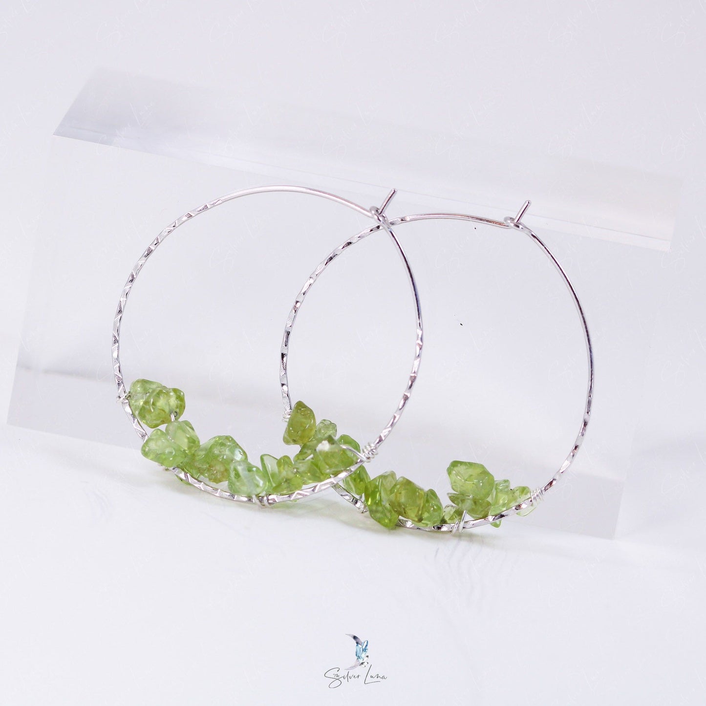 green peridot chip stone hoop earrings