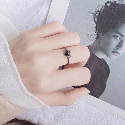 Adjustable Black Spider Animal Ring