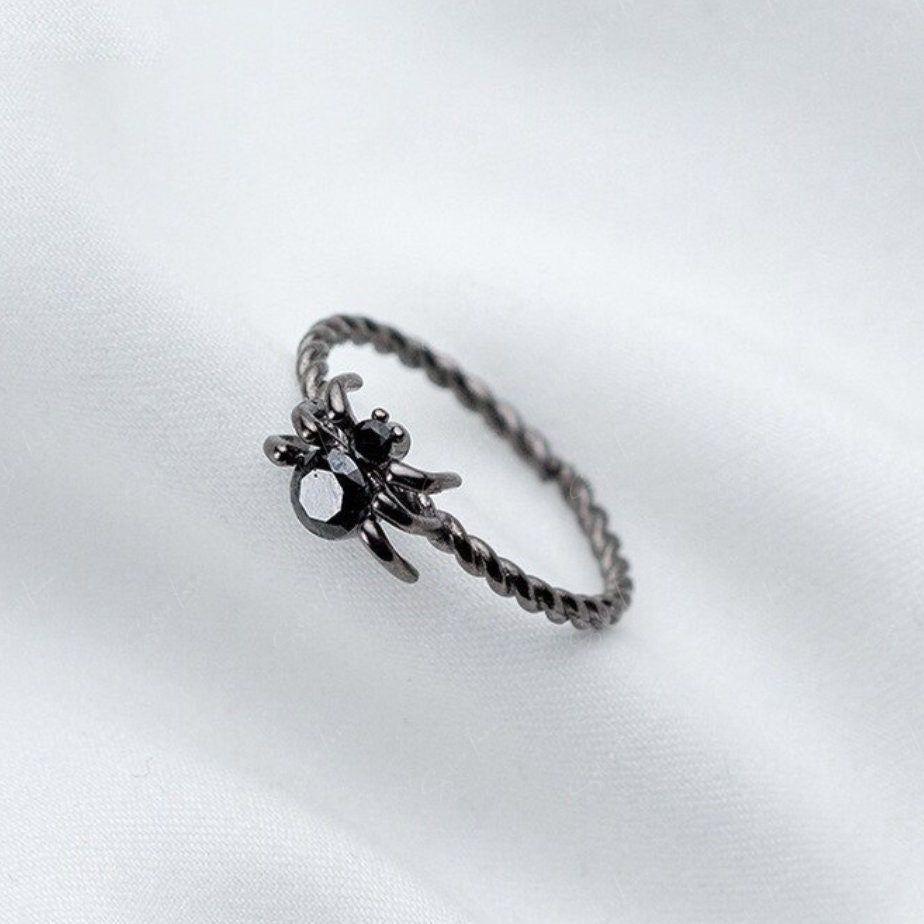 Adjustable Black Spider Animal Ring