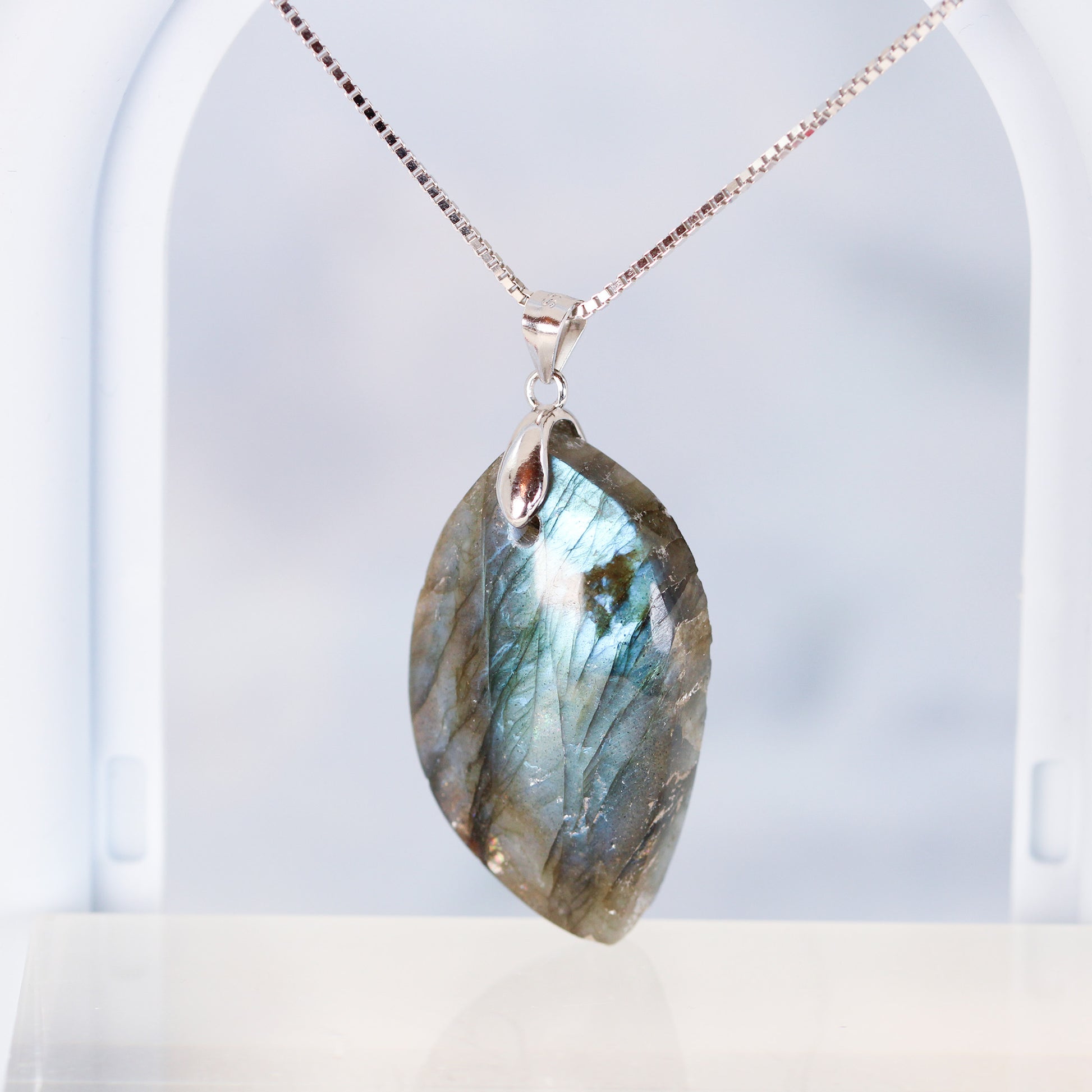 labradorite pendant necklace