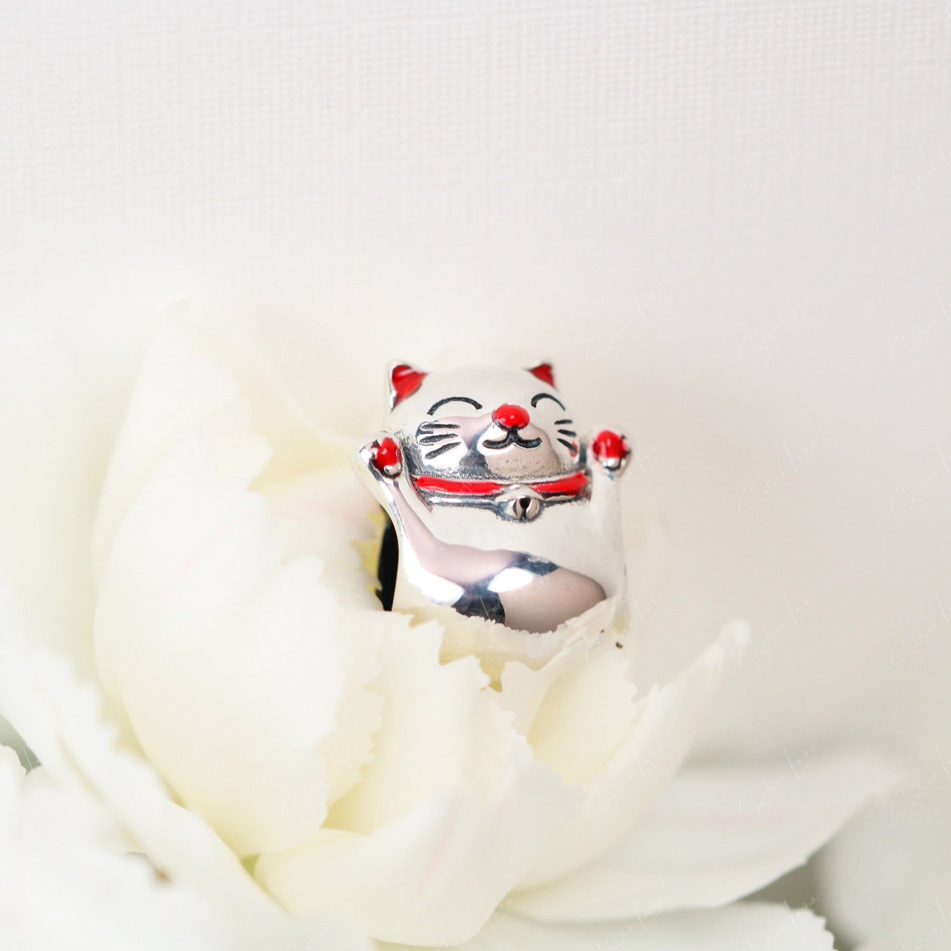 Japanese lucky cat charm