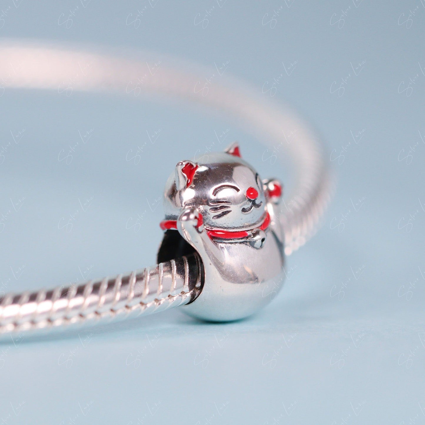 lucky cat charm