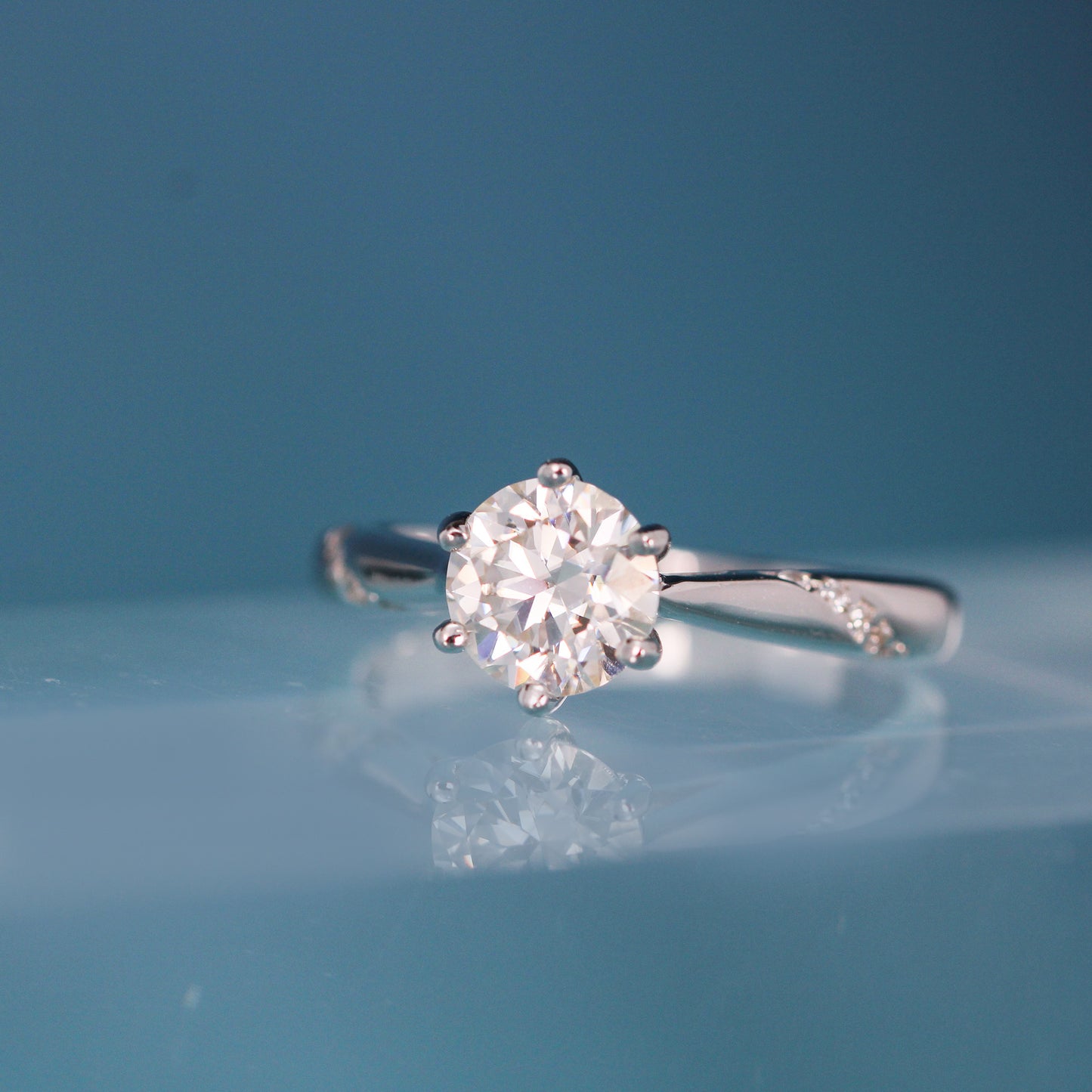 Moissanite engagement ring 